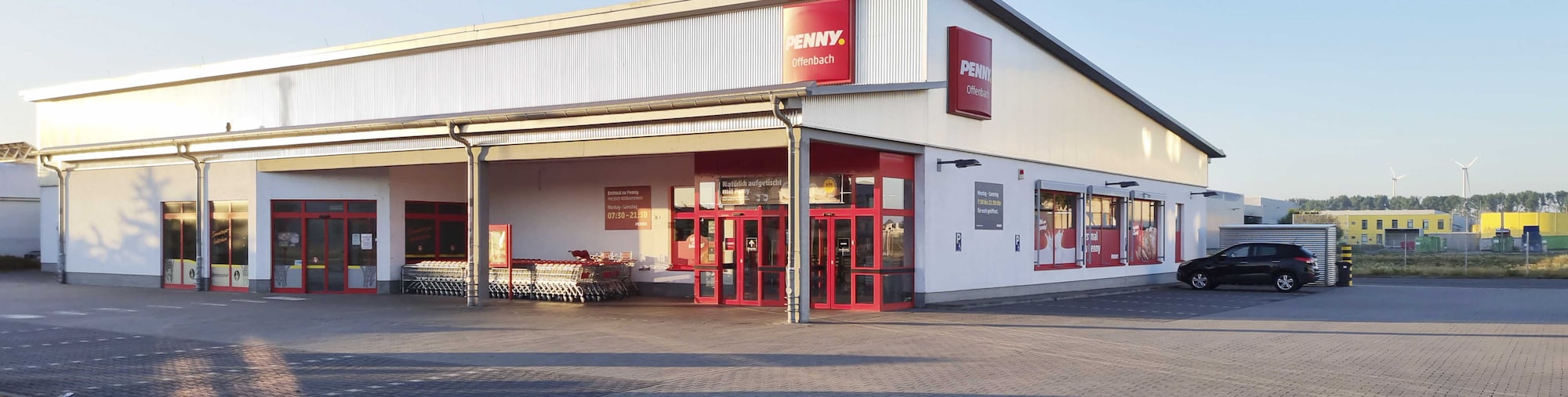 Sie sehen den Eingang vom Penny Markt in Offenbach A.D. Queich, Interpark 1