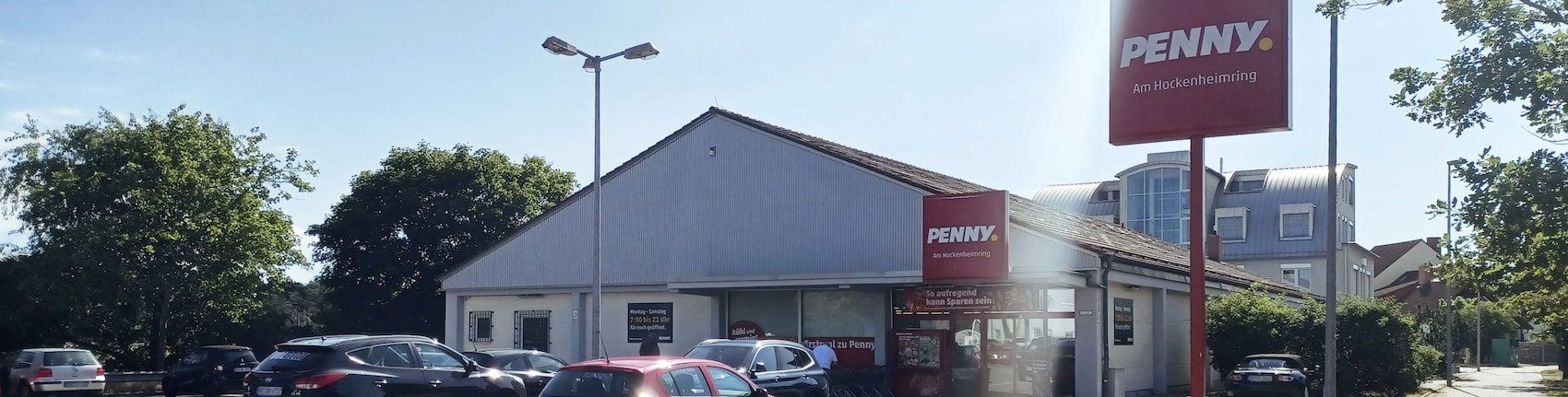 Sie sehen den Eingang vom Penny Markt in Hockenheim, Ernst-Brauch-Str. 64-66