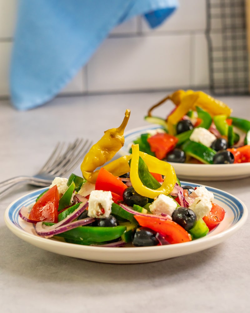 Dieses Bild zeigt den fertigen griechischen Salat.
