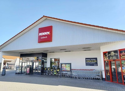 Sie sehen den Eingang vom Penny Markt in Sasbach (Kaiserstuhl), Gewerbestr. 2