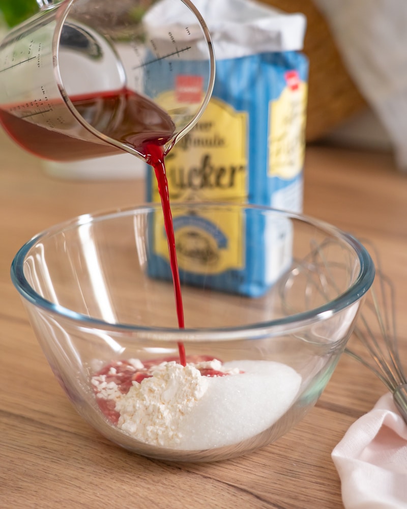 Dänischer Mandelmilchreis mit Sauerkirschen