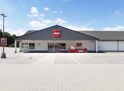 Sie sehen den Eingang vom Penny Markt in Kurort Seiffen Neuhausener Strasse 10