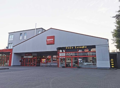 Sie sehen den Eingang vom Penny Markt in Witten - Annen, Herdeckerstr./Annenstr. 170