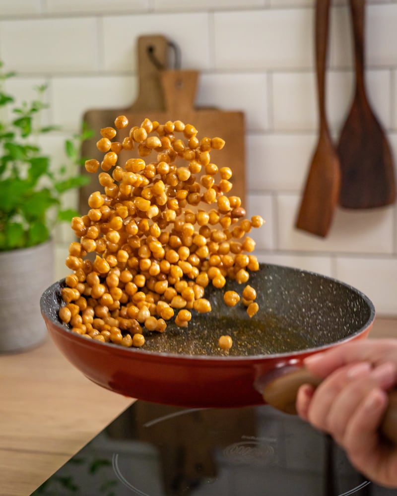 Couscous-Salat mit buntem Gemüse