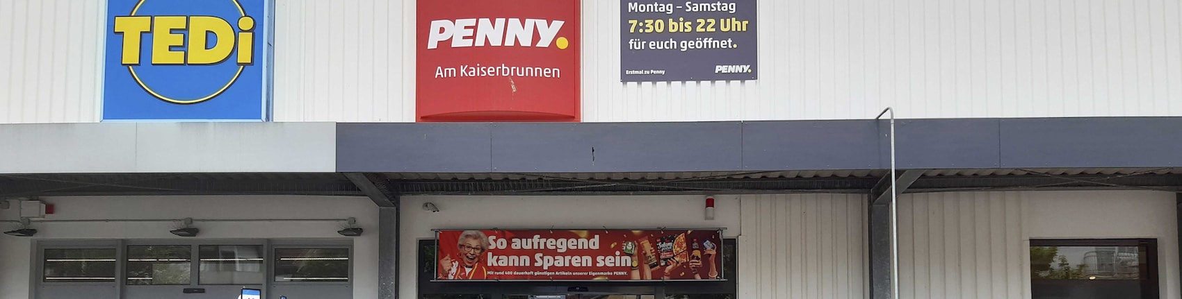 Sie sehen den Eingang vom Penny Markt in Kaiserslautern/Innenstadt, Mannheimer Str. 13
