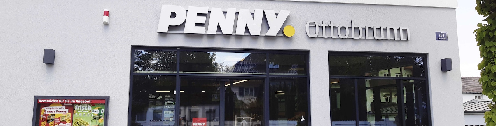 Sie sehen den Eingang vom Penny Markt in Ottobrunn, Ottostraße 63