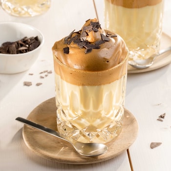 Auf diesem Bild siehst du unser Dalgona-Kaffee-Dessert.