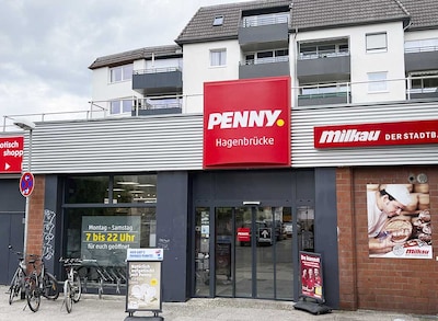 Sie sehen den Eingang vom Penny Markt in Braunschweig/Innenstadt, Hagenbruecke 8/9