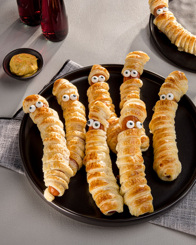 Dieses Bild zeigt die fertigen Mumien Würstchen.