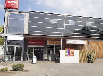 Sie sehen den Eingang vom Penny Markt in Kirchentellinsfurt, Wannweiler Str. 3