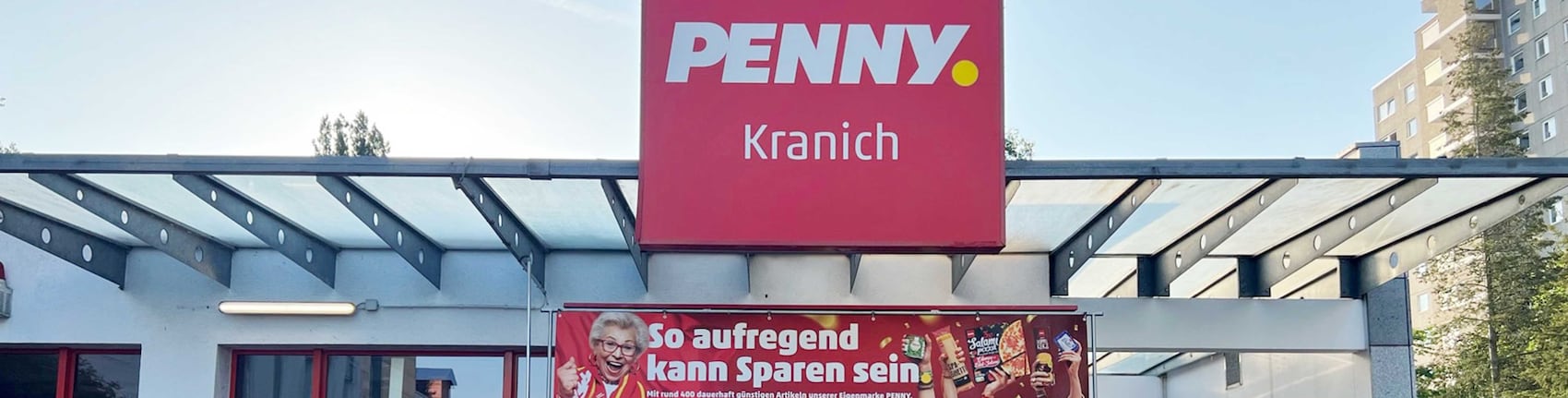 Sie sehen den Eingang vom Penny Markt in Darmstadt/Kranichstein, Grundstr. 10 -12