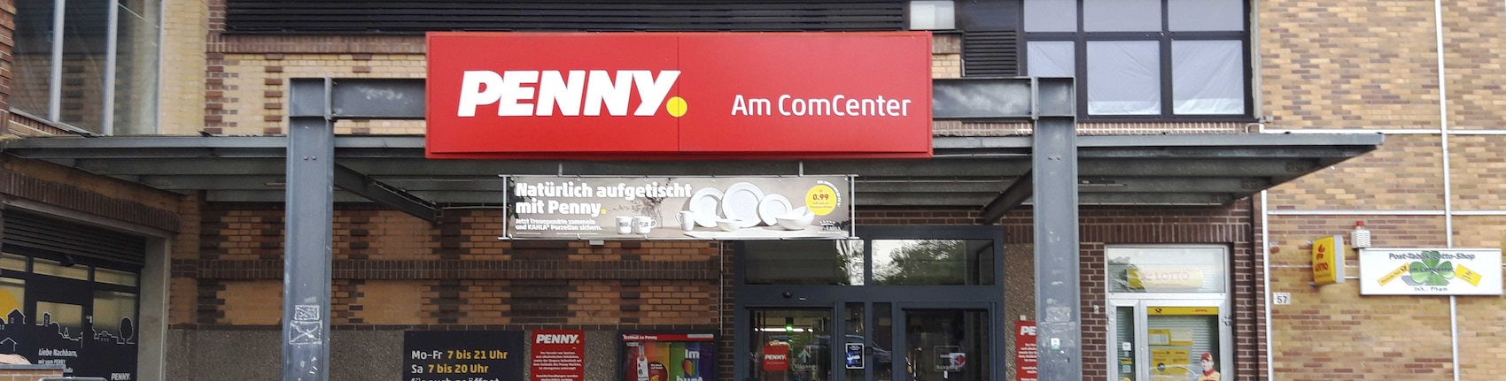 Sie sehen den Eingang vom Penny Markt in Halle (Saale) Willy-Brandt-Straße 57 