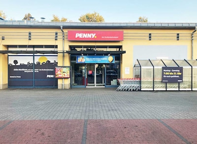 Sie sehen den Eingang vom Penny Markt in Berlin/Reinickendorf Pankower Allee 47-49