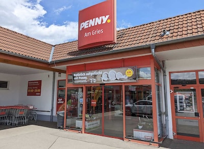 Sie sehen den Eingang vom Penny Markt in Schmalkalden/OT Wernshausen, Am Gries 7 
