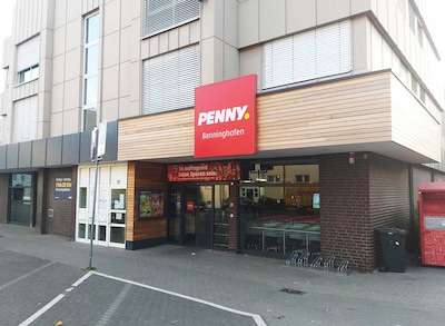 Sie sehen den Eingang vom Penny Markt in Dortmund - Benninghofen, Straßburger Str. 145