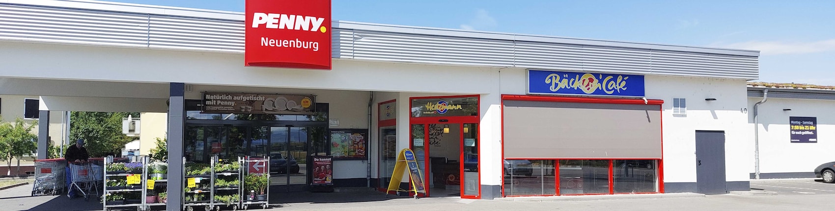 Sie sehen den Eingang vom Penny Markt in Neuenburg, Muellheimer Strrasse 40, 