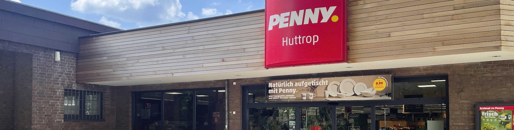 Sie sehen den Eingang vom Penny Markt in Essen, Steeler Str. 354-356