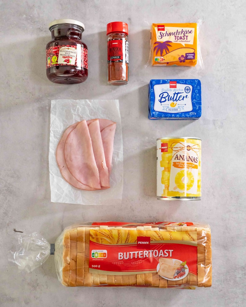 Diese Bild zeigt die Zutaten für das Toast Hawaii.
