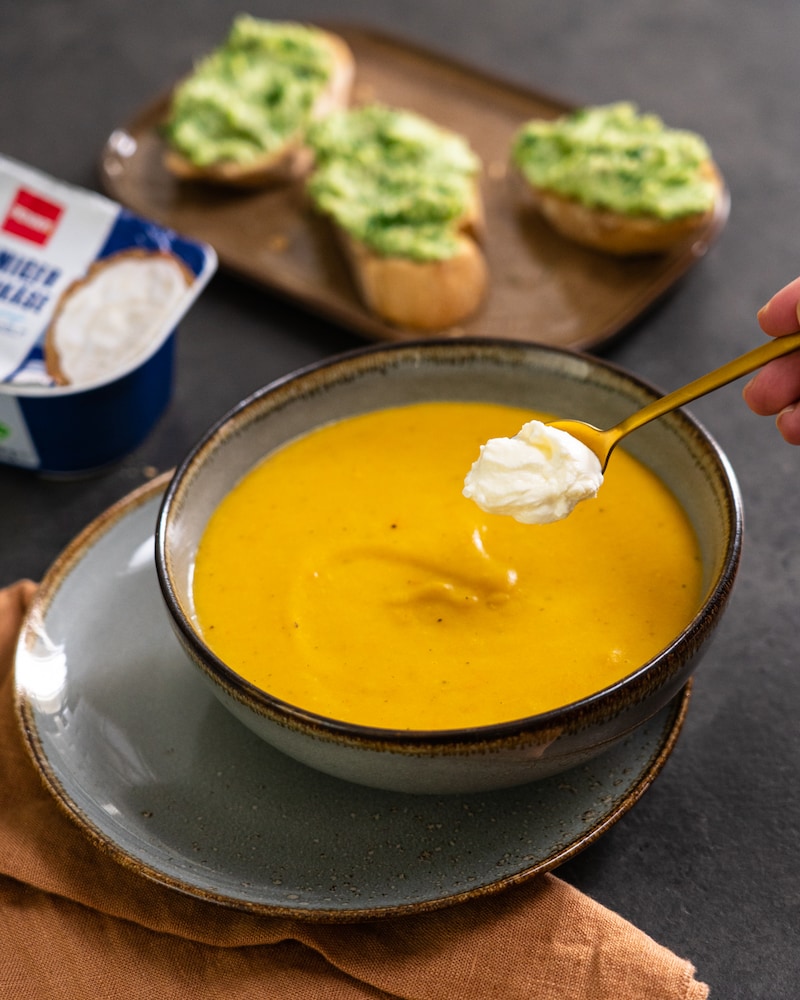 Kartoffelsuppe mit Gemüse-Aufstrich