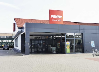 Sie sehen den Eingang vom Penny Markt in Troisdorf – Friedr.-Wilh-Hütte Mendener Str. 21
