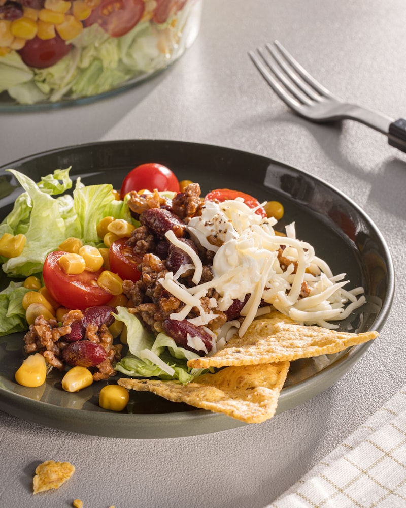 Dieses Bild zeigt den fertigen Taco Schichtsalat.