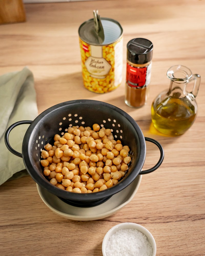 Couscous-Salat mit buntem Gemüse