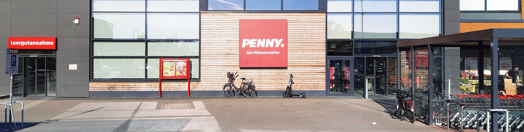 Sie sehen den Eingang vom Penny Markt in Greifswald Lommonossowallee 57