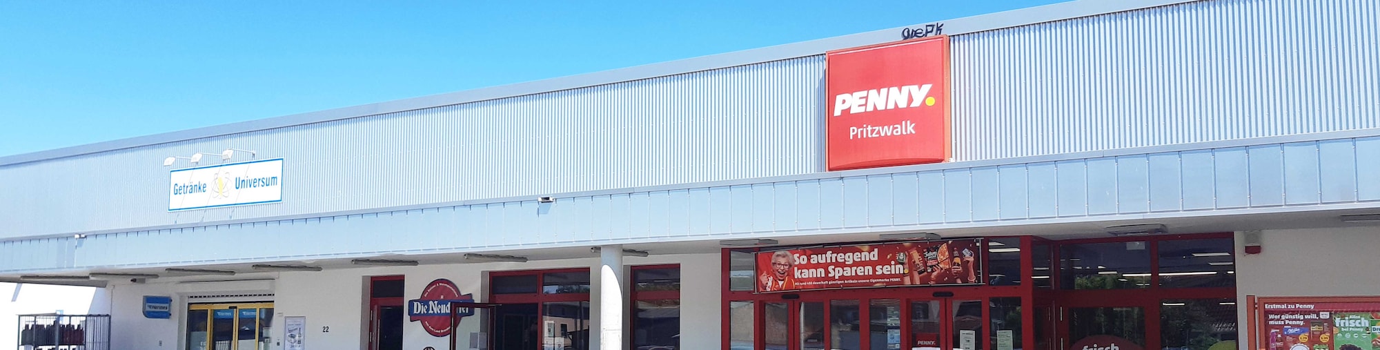 Sie sehen den Eingang vom Penny Markt in Pritzwalk, Bergstr. 22