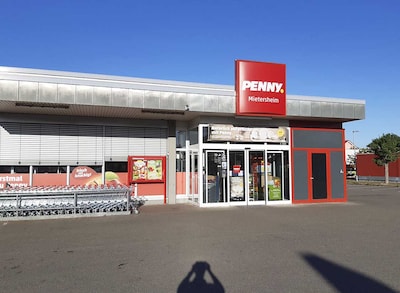 Sie sehen den Eingang vom Penny Markt in Lahr/Mietersheim, Im Goetzmann 3