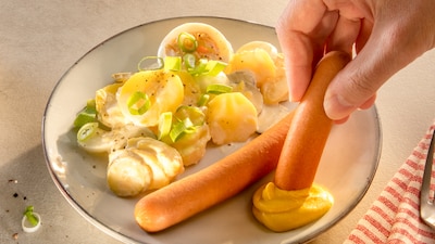 Kartoffelsalat mit Ei und Gurke und Mayo