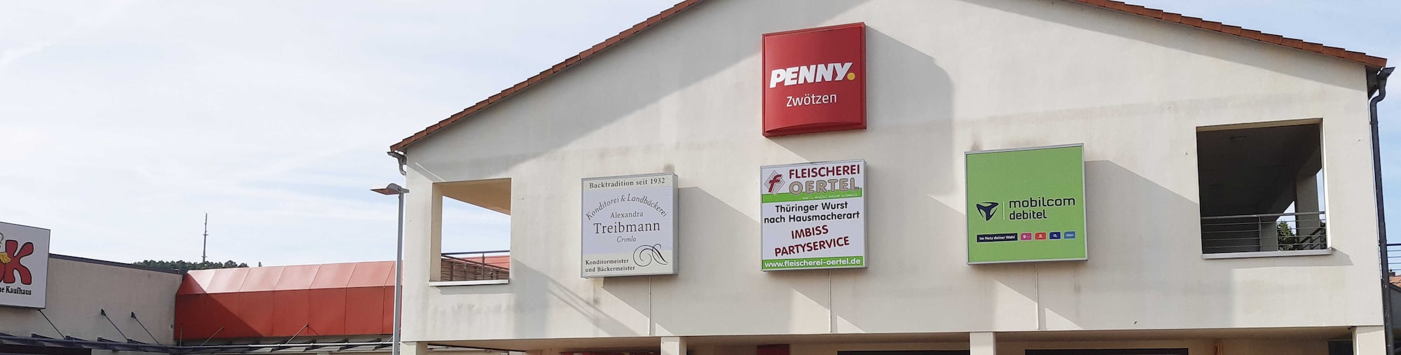 Sie sehen den Eingang vom Penny Markt in Gera/Zwoetzen Liebschwitzer Str. 131