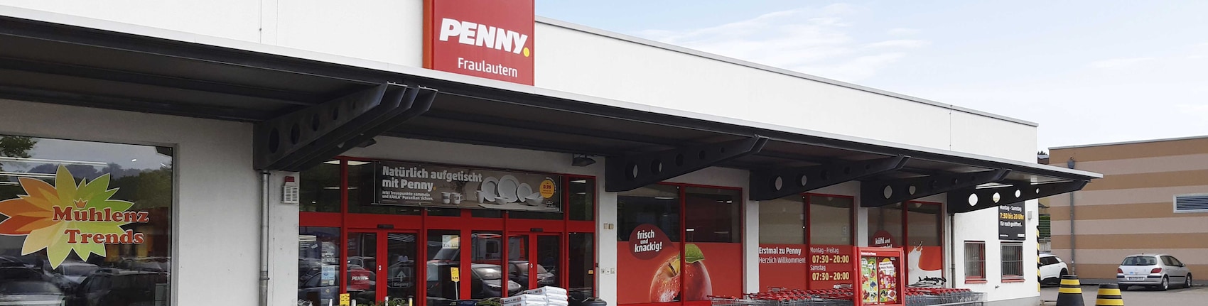 Sie sehen den Eingang vom Penny Markt in Saarlouis/Fraulautern, Saarbruecker Str. 83-91