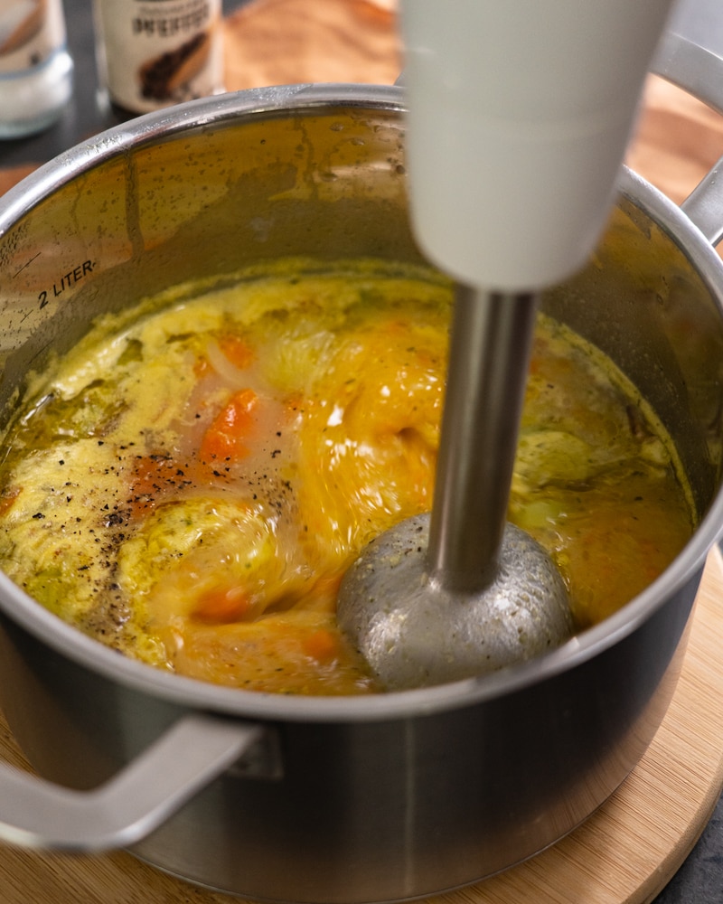 Kartoffelsuppe mit Gemüse-Aufstrich