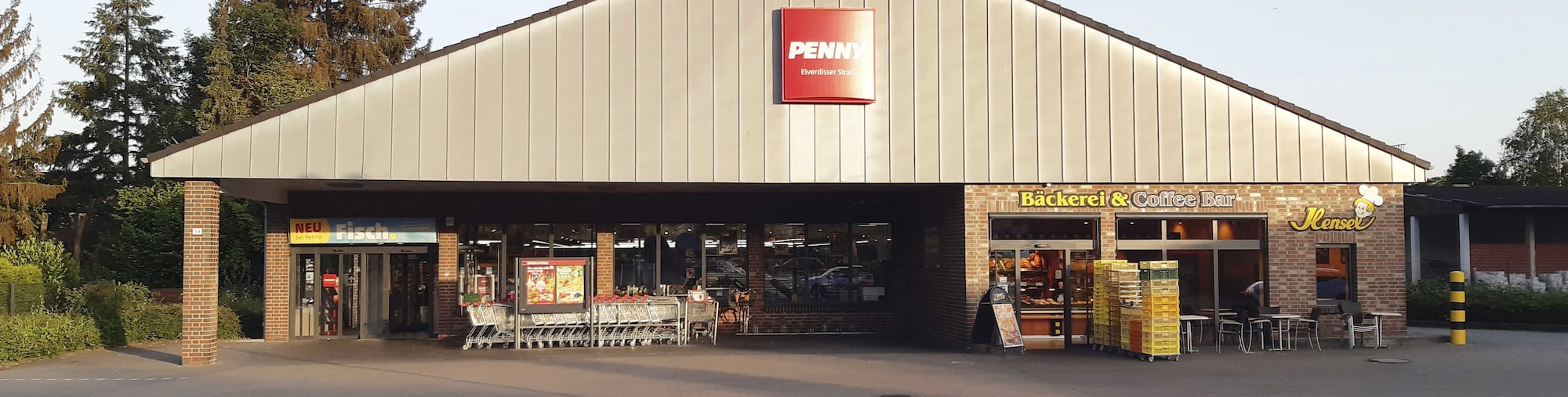 Sie sehen den Eingang vom Penny Markt in Herford, Elverdisser Str. 54