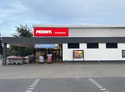 Sie sehen den Eingang vom Penny Markt in Bergkamen, Landwehrstr. 68