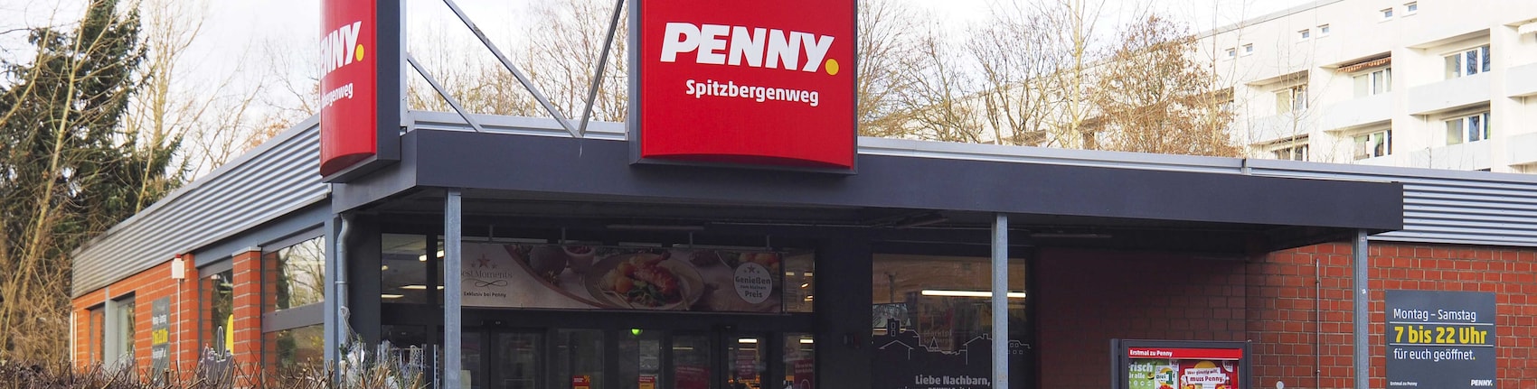 Sie sehen den Eingang vom Penny Markt in Hamburg/Rahlstedt, Spitzbergenweg 36