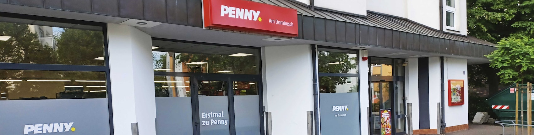 Sie sehen den Eingang vom Penny Markt in Frankfurt, Am Dornbusch 33