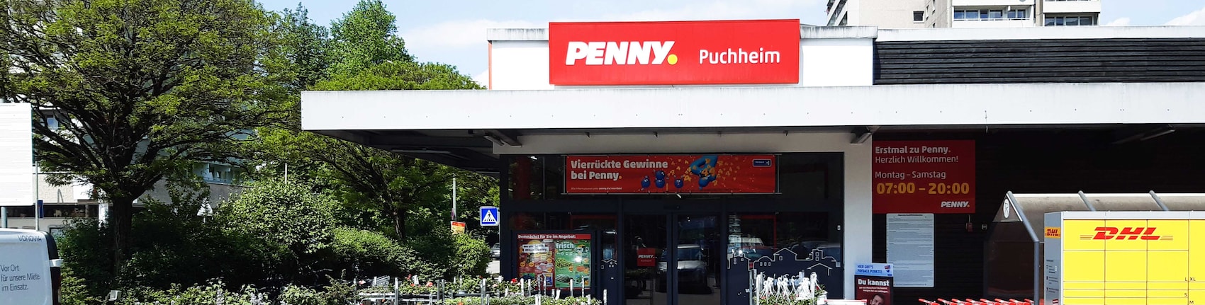sie sehen den Eingang vom Penny Markt in Puchheim Adenauer Str. 7