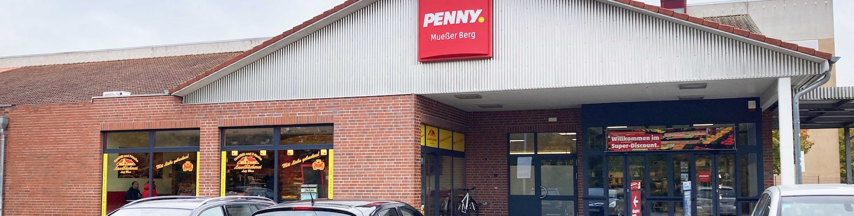 sie sehen den Eingang vom Penny Markt in Schwerin Buergelstr. 1A