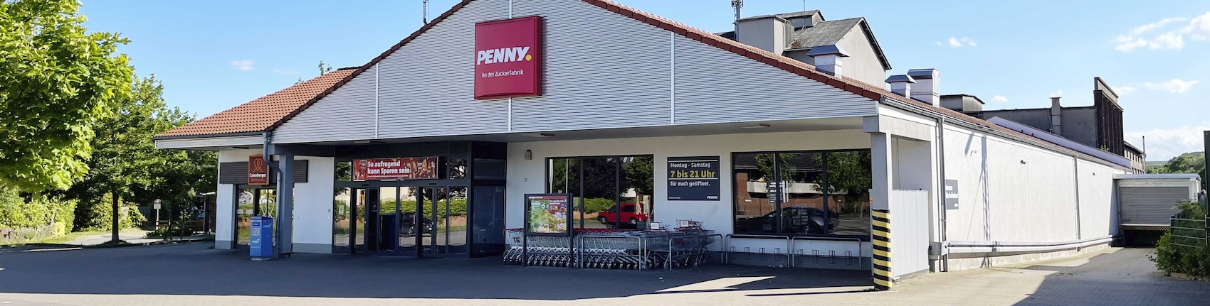 Sie sehen den Eingang vom Penny Markt in Springe Bennigsen, An der Zuckerfabrik 10