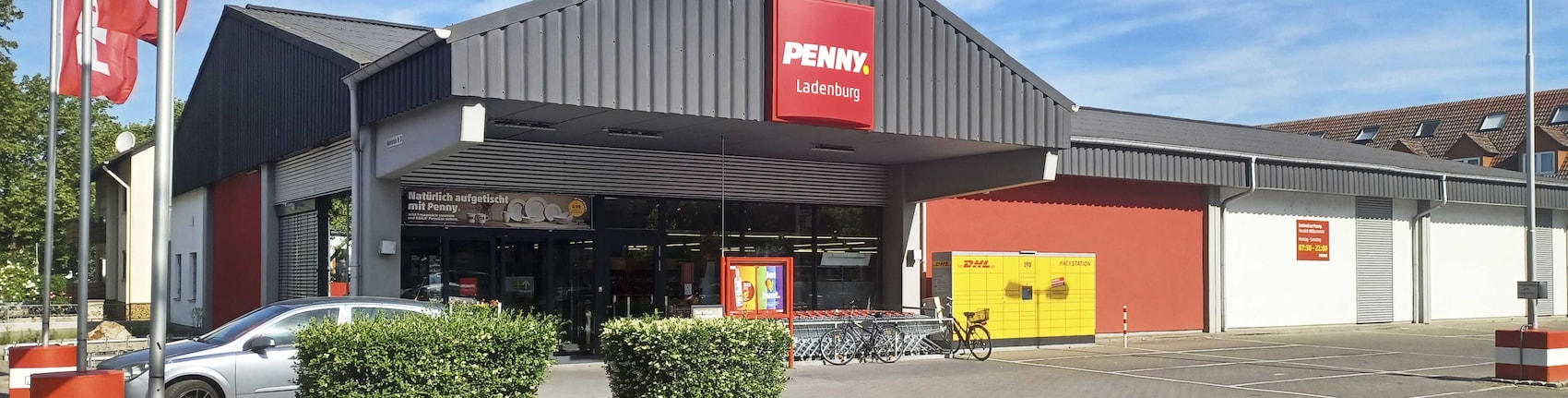 Sie sehen den Eingang vom Penny Markt in Ladenburg, Boveristr. 30