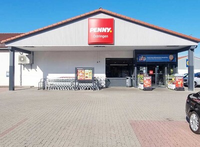 Sie sehen den Eingang vom Penny Markt in Oestringen, Thomas-Howie-Str. 17