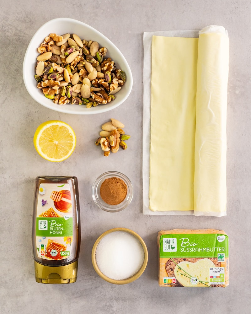 Dieses Bild zeigt die Zutaten für das Baklava.