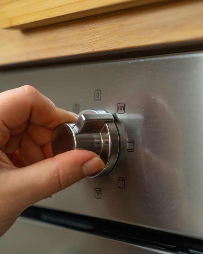 Auf diesem Bild siehst du wie der Ofen auf Umluft vorgeheizt wird.