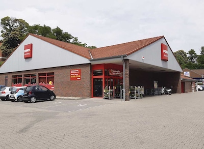 Sie sehen den Eingang vom Penny Markt Wassenberg Erkelenzer Strasse 24-51
