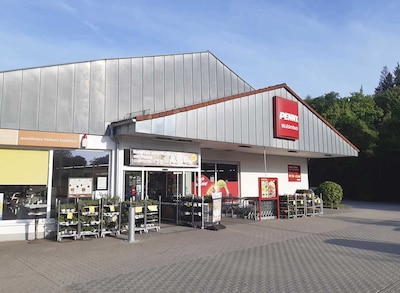 Sie sehen den Eingang vom Penny Markt in Waldenbuch, Bahnhofstr. 51