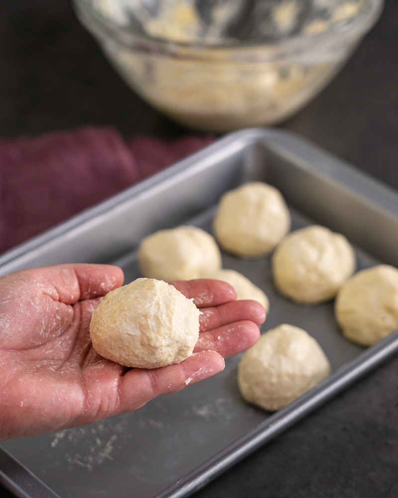 Quarkknödel mit Pflaumenkompott und Vanillesauce