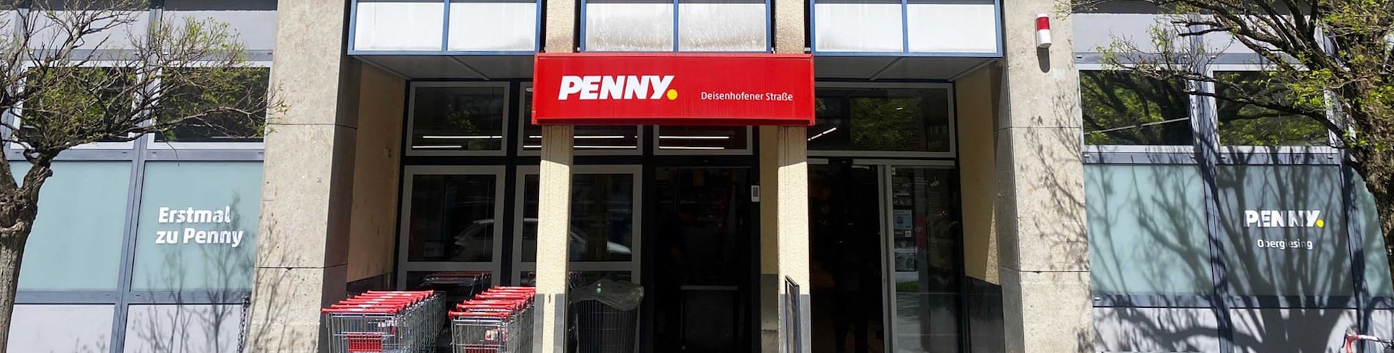 Sie sehen den Eingang vom Penny Markt in Muenchen/Obergiesing, Deisenhofener Str. 21-23
