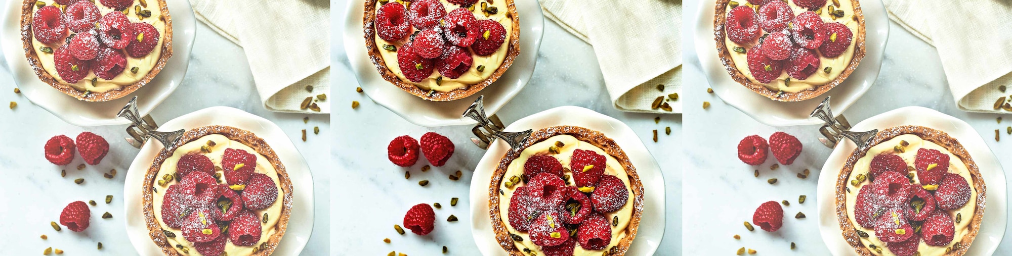 Dieses Bild zeigt die fertigen Himbeertörtchen.