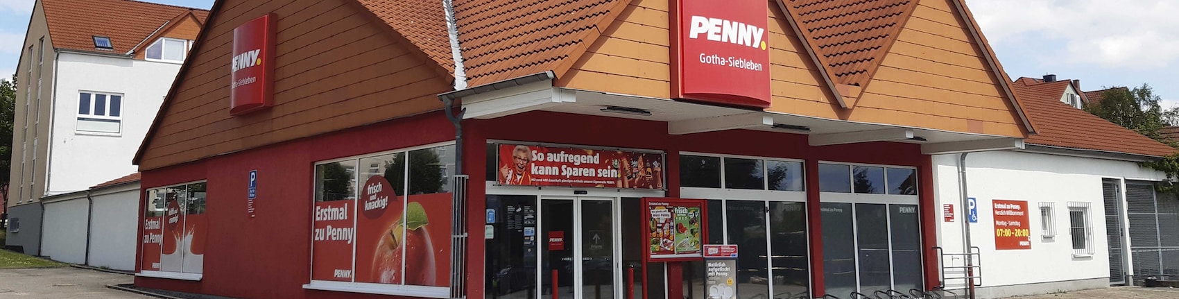 Sie sehen den Eingang vom Penny Markt in Gotha/Siebleben, Clara-Zetkin-Str. 87